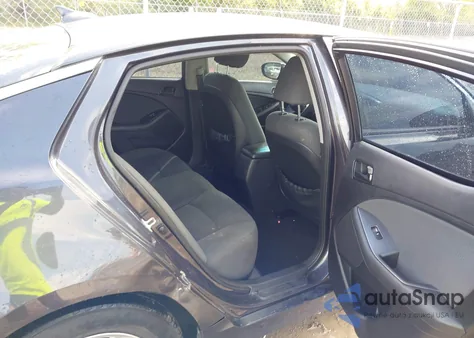 2015 Kia Optima Lx z USA, uszkodzony, nr VIN 5XXGM4A71FG426633